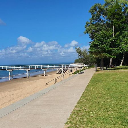 Villa Venezia Apt 3 - Spacious Hervey Bay Beachfront Apartment Екстериор снимка