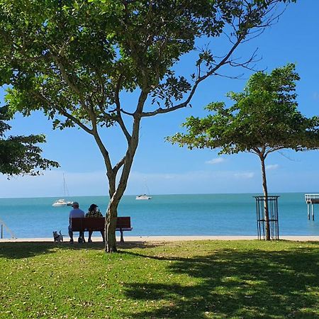 Villa Venezia Apt 3 - Spacious Hervey Bay Beachfront Apartment Екстериор снимка