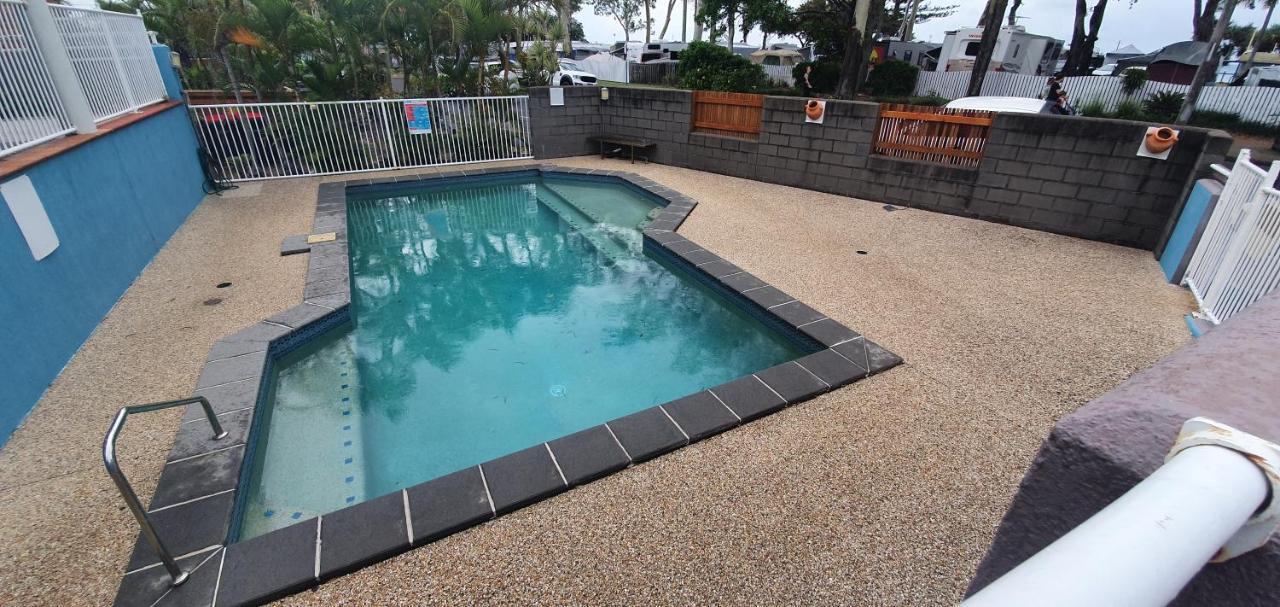Villa Venezia Apt 3 - Spacious Hervey Bay Beachfront Apartment Екстериор снимка