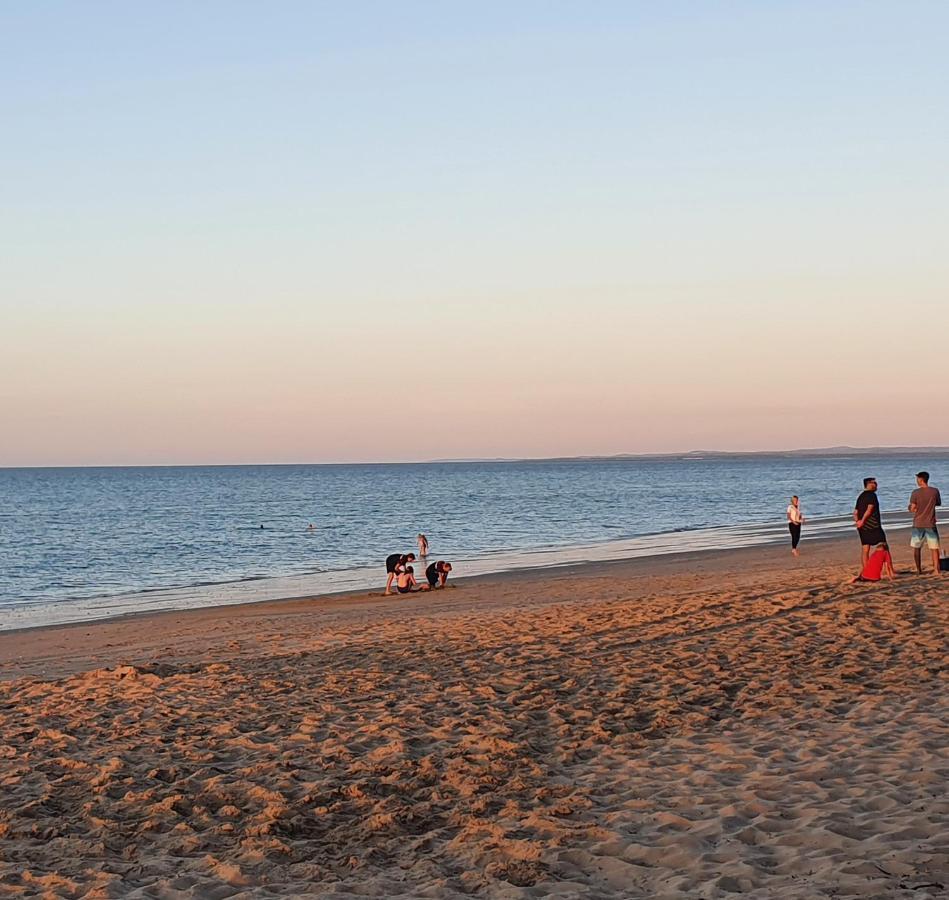Villa Venezia Apt 3 - Spacious Hervey Bay Beachfront Apartment Екстериор снимка